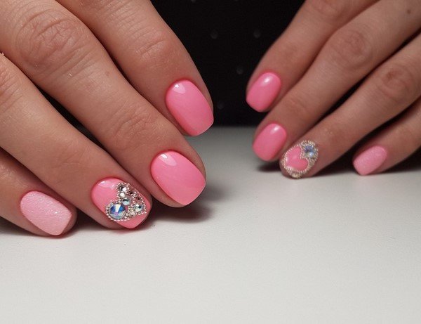 Трендовый яркий маникюр 2026: фото, новинки, идеи