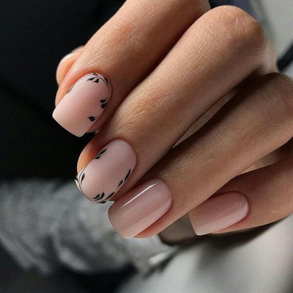 Модный офисный маникюр 2026: новинки, тренды