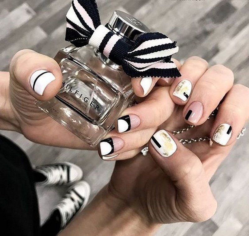 Черно-белый маникюр 2026: модные идеи на фото