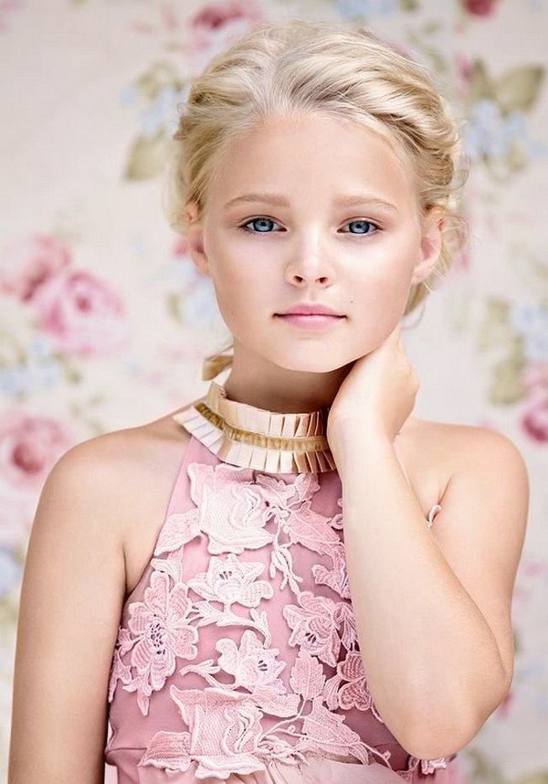 Прически для девочек 2026: идеи причесок в садик и школу