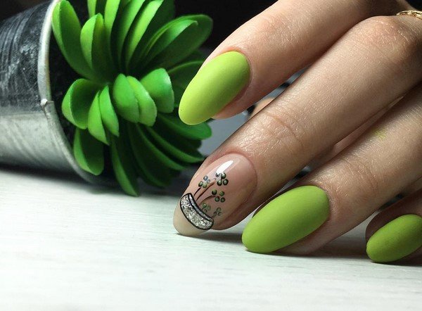 Маникюр на миндалевидные ногти 2026 — новинки