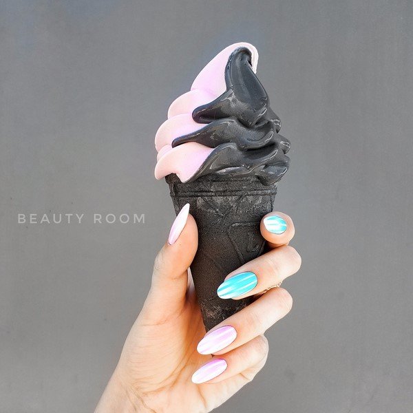 Маникюр на миндалевидные ногти 2026 — новинки