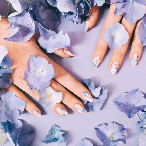 Маникюр на миндалевидные ногти 2026 — новинки