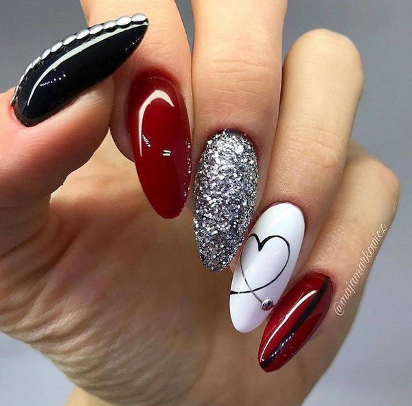 Маникюр на миндалевидные ногти 2026 — новинки