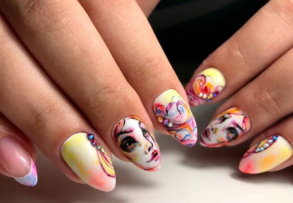 Тренд маникюра 2026 «eye see you» — ФОТО