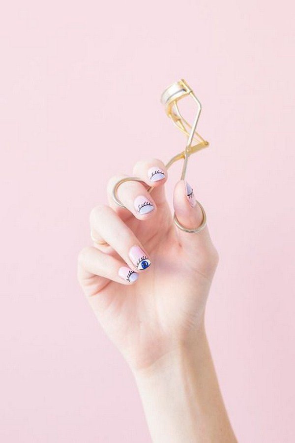 Тренд маникюра 2026 «eye see you» — ФОТО