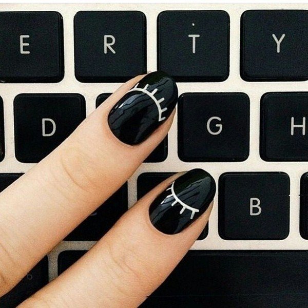 Тренд маникюра 2026 «eye see you» — ФОТО