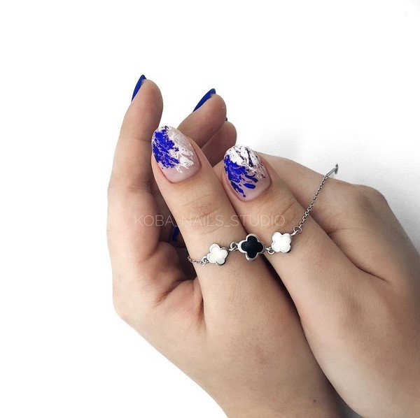 Топовые новинки маникюра гель-лаком 2026: фото идеи