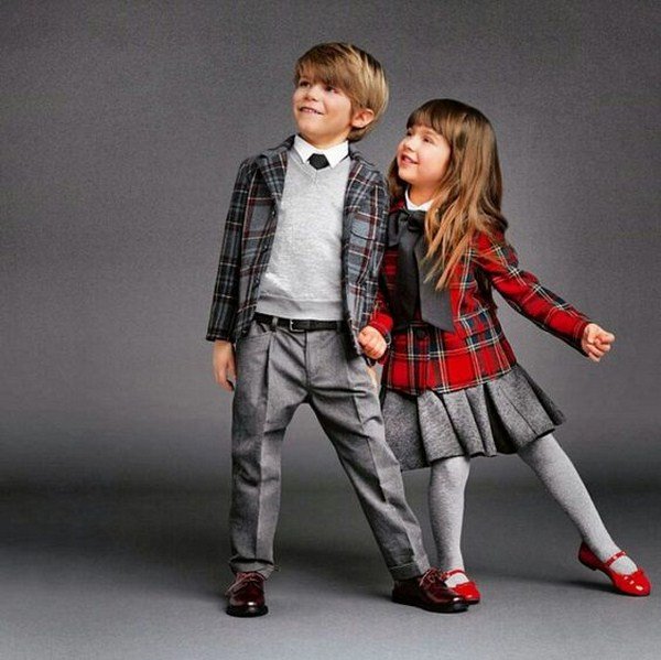Стильная школьная форма 2026 для девочек и мальчиков: фото