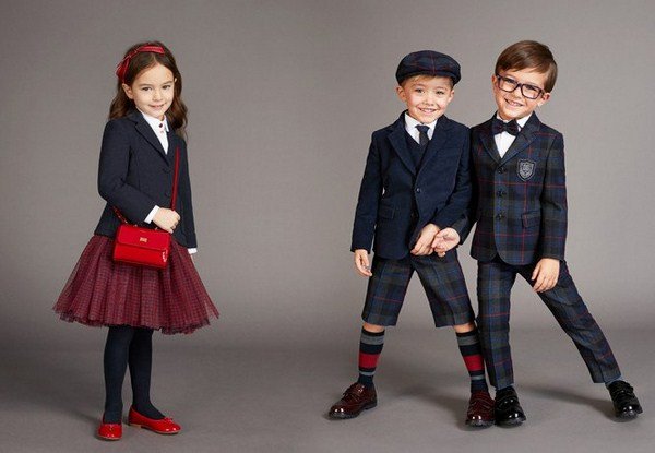 Стильная школьная форма 2026 для девочек и мальчиков: фото