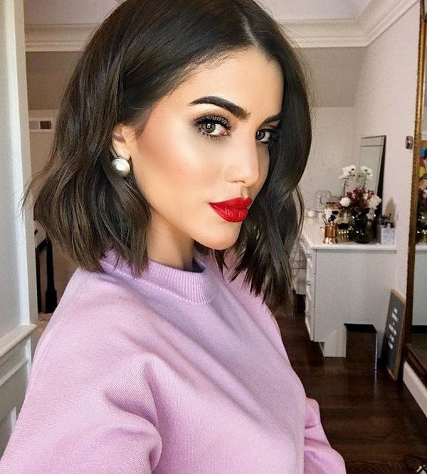 Новинки стрижек на средние волосы 2026: фото-примеры