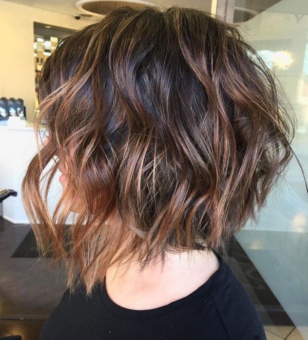 Новинки стрижек на средние волосы 2026: фото-примеры