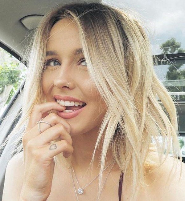 Новинки стрижек на средние волосы 2026: фото-примеры