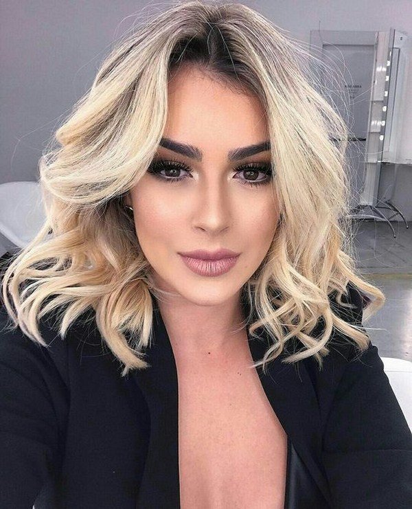 Новинки стрижек на средние волосы 2026: фото-примеры