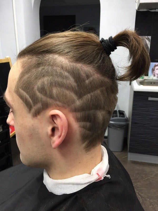 Стильные мужские стрижки 2026 — модные мужские прически: фото