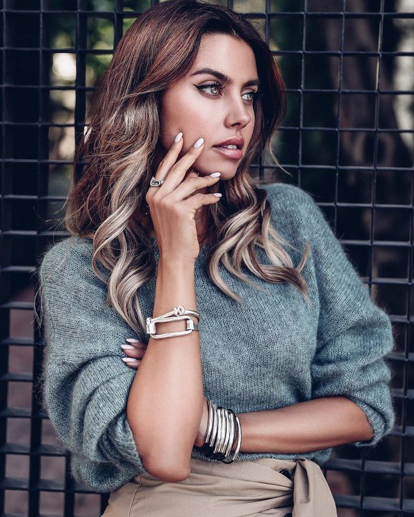 Трендовые свитера и кофты 2026: актуальные новинки на фото