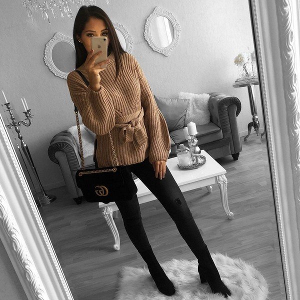 Трендовые свитера и кофты 2026: актуальные новинки на фото