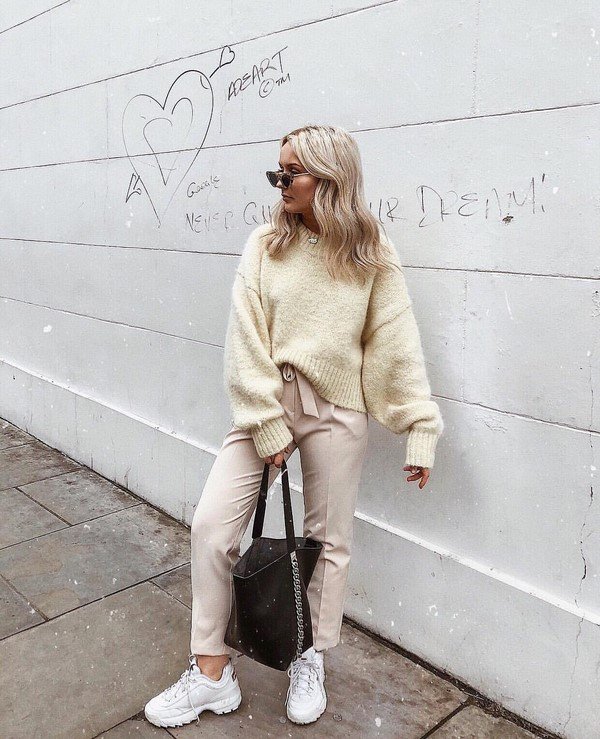 Трендовые свитера и кофты 2026: актуальные новинки на фото