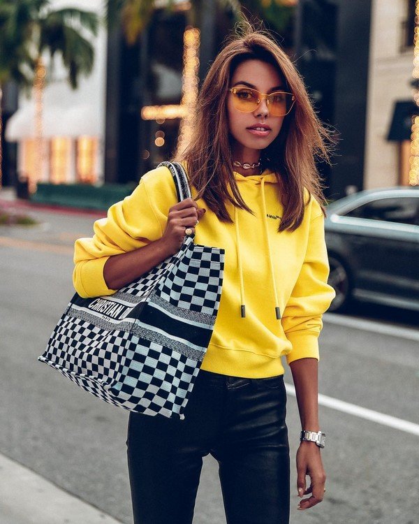 Трендовые свитера и кофты 2026: актуальные новинки на фото