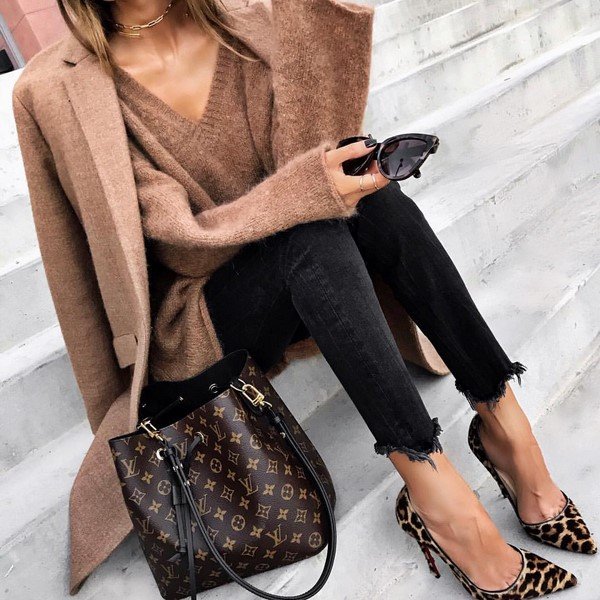 Трендовые свитера и кофты 2026: актуальные новинки на фото