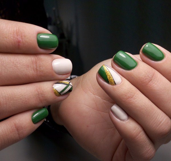 Модный дизайн ногтей 2026: трендовые техники на фото