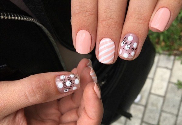 Модный дизайн ногтей 2026: трендовые техники на фото