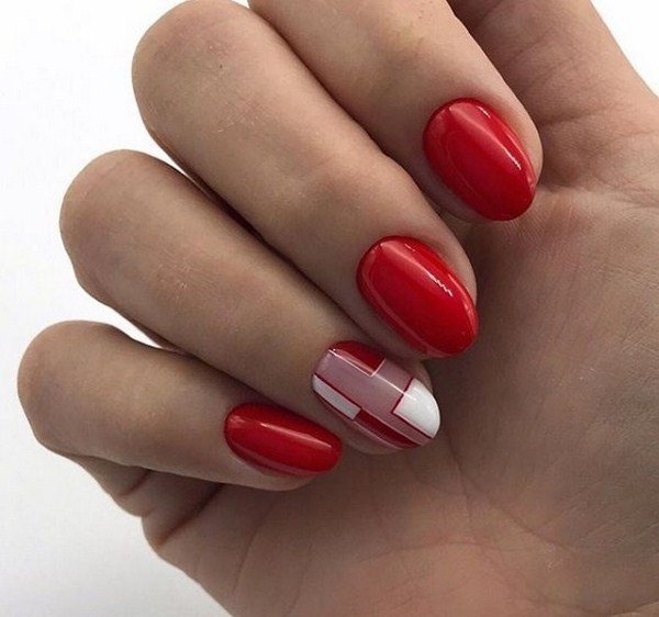 Модный дизайн ногтей 2026: трендовые техники на фото