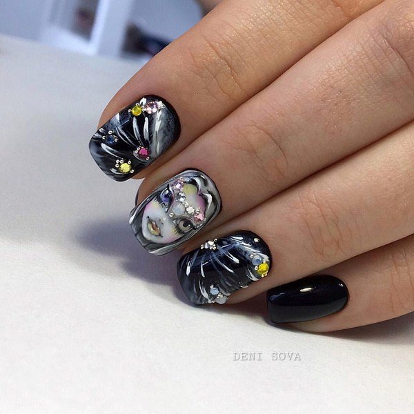 Модный дизайн ногтей 2026: трендовые техники на фото
