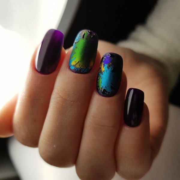 Модный дизайн ногтей 2026: трендовые техники на фото