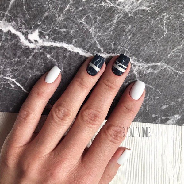 Модный дизайн ногтей 2026: трендовые техники на фото