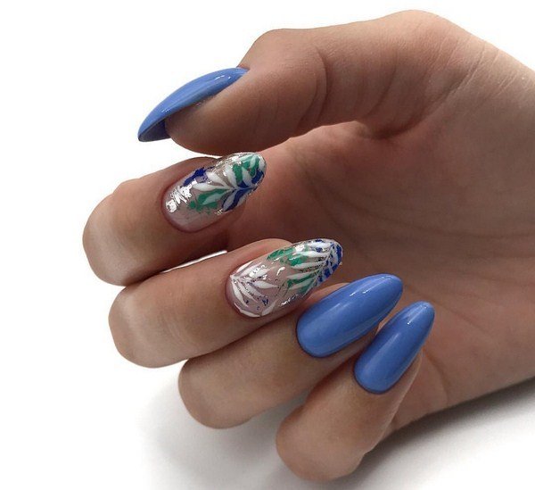 Модный дизайн ногтей 2026: трендовые техники на фото