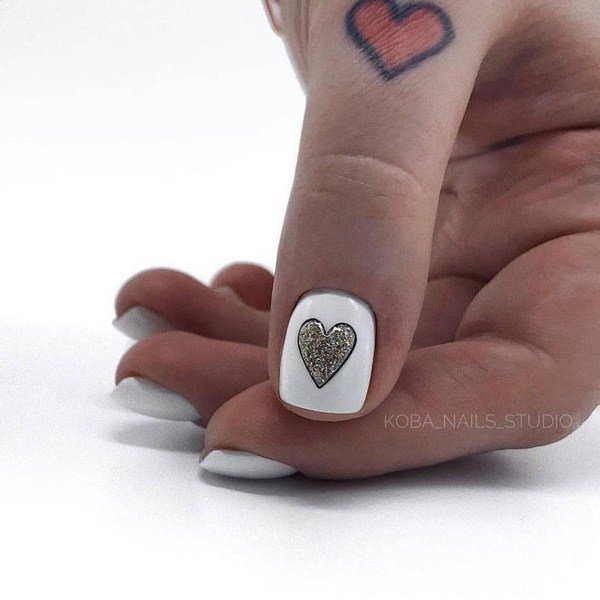 Тренды маникюра на очень короткие ногти 2026: модные новинки