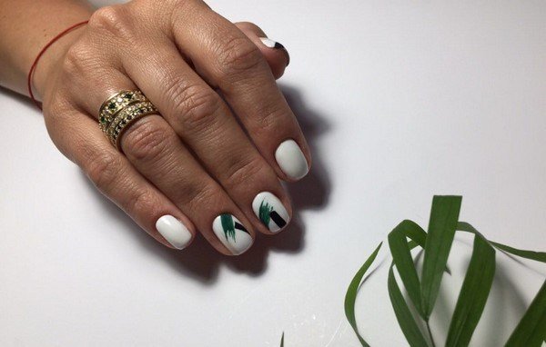 Тренды маникюра на очень короткие ногти 2026: модные новинки