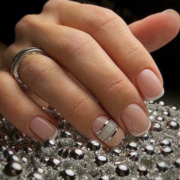 Тренды маникюра на очень короткие ногти 2026: модные новинки