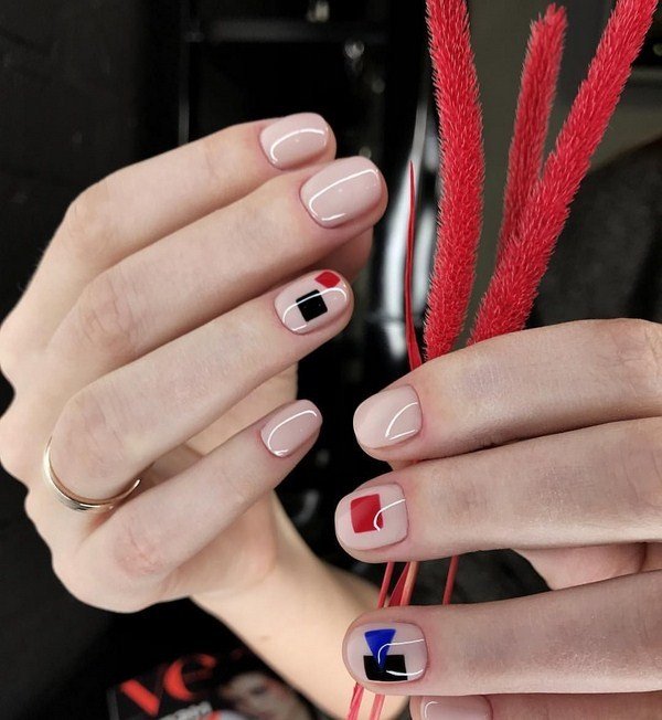 Тренды маникюра на очень короткие ногти 2026: модные новинки