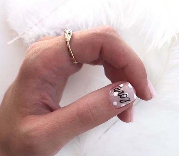 Тренды маникюра на очень короткие ногти 2026: модные новинки