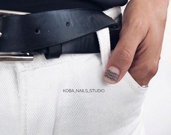 Тренды маникюра на очень короткие ногти 2026: модные новинки