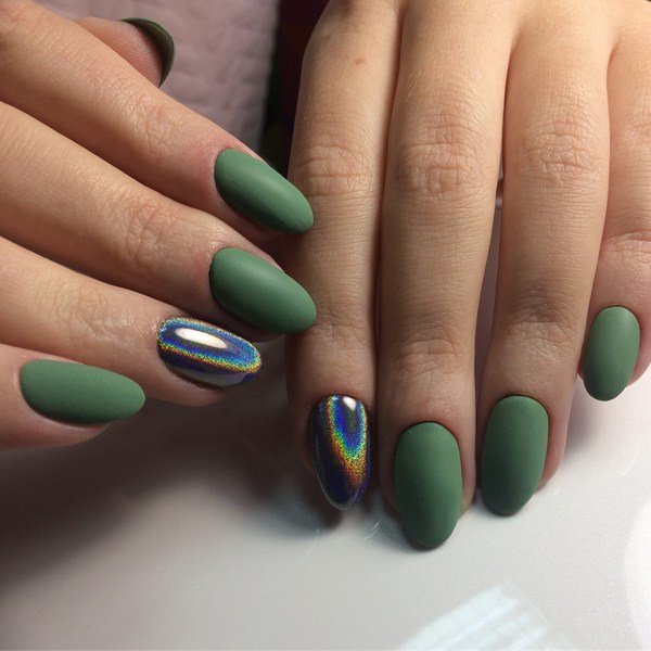 Модный маникюр с блестками 2026: трендовый дизайн на фото