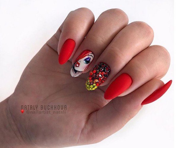 Модный маникюр с блестками 2026: трендовый дизайн на фото