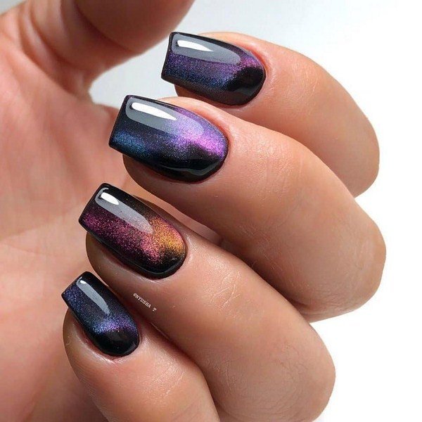 Модный маникюр с блестками 2026: трендовый дизайн на фото