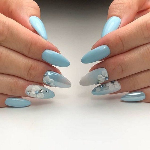 Самый модный маникюр со стразами 2026: фото