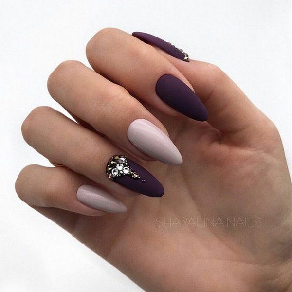 Самый модный маникюр со стразами 2026: фото