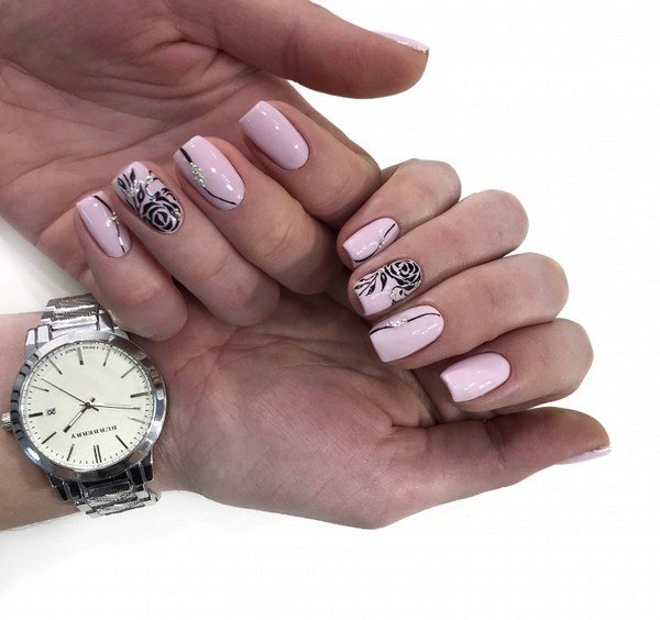 Самый модный маникюр со стразами 2026: фото