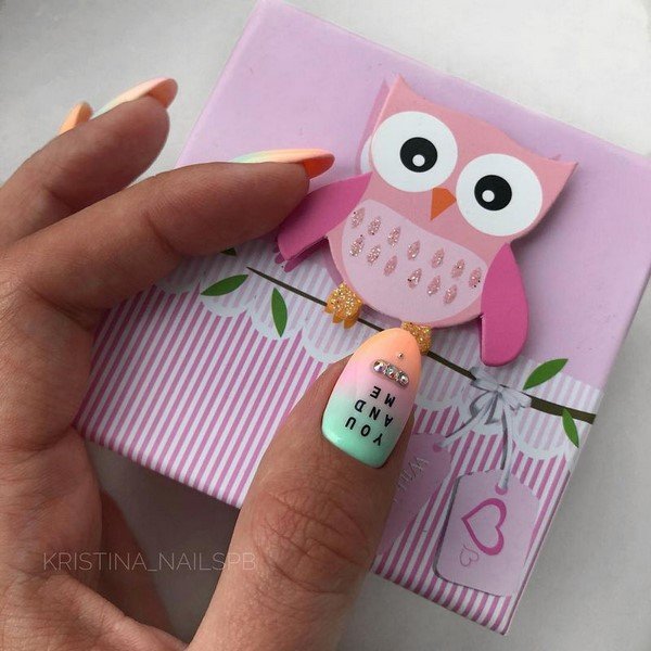 Модные ногти с надписями2026: топовые идеи