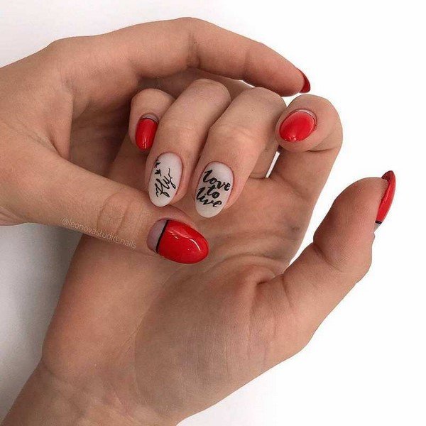Модные ногти с надписями2026: топовые идеи