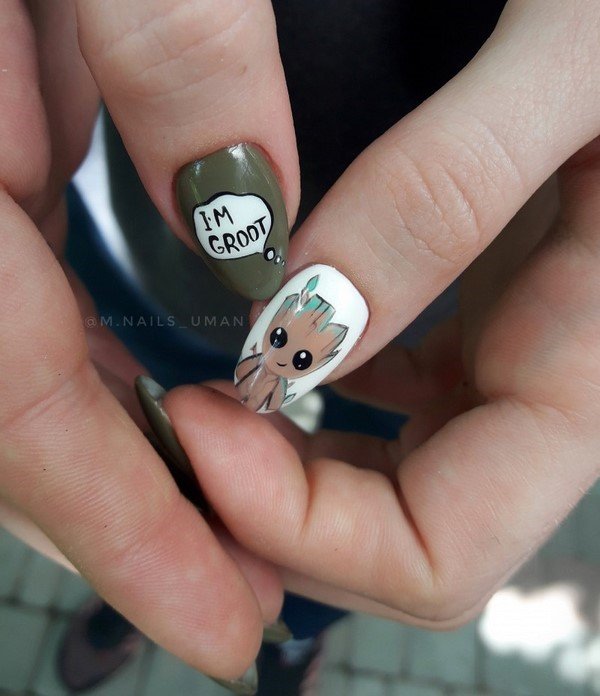 Модные ногти с надписями2026: топовые идеи