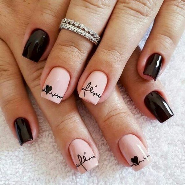 Модные ногти с надписями2026: топовые идеи