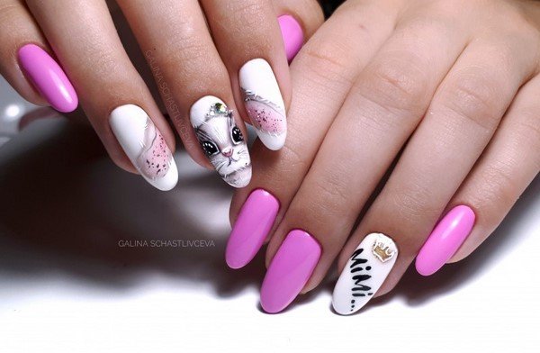 Модные ногти с надписями2026: топовые идеи