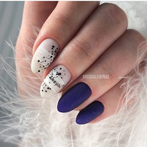 Модные ногти с надписями2026: топовые идеи