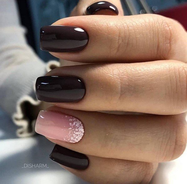 Супермодный темный маникюр 2026 – актуальные тренды на фото